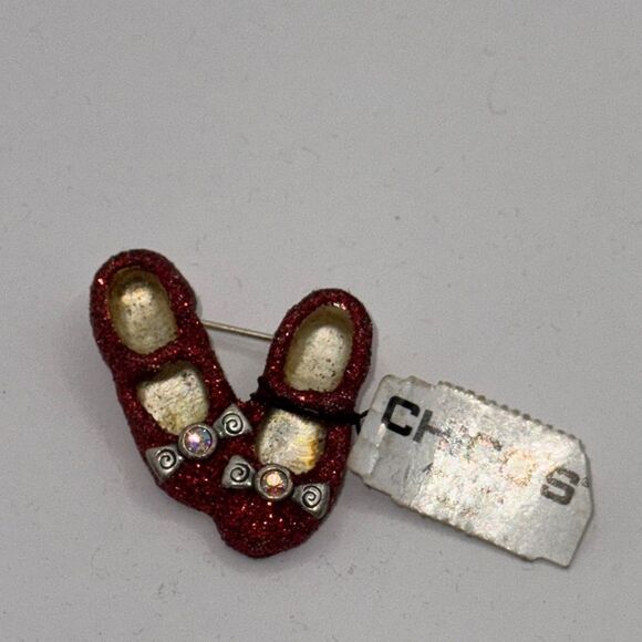Chico's Dorothy's Ruby slipper Glittery Red Shoes brooch - Picture 1 of 5